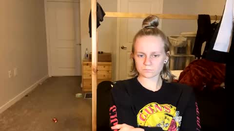 feyaa22 online show from 03/09/25, 02:29