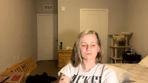 feyaa22 online show from 03/12/25, 12:53