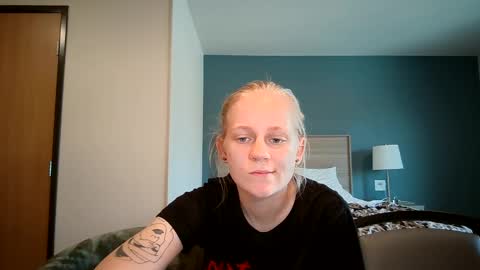 feyaa22 online show from 09/09/25, 07:24