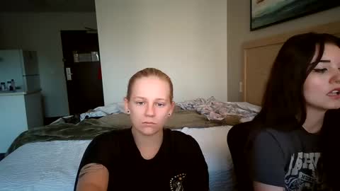 feyaa22 online show from 09/13/25, 04:51