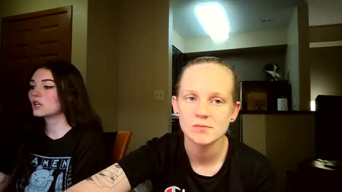feyaa22 online show from 09/17/25, 04:36