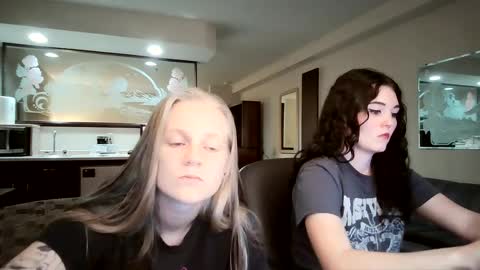 feyaa22 online show from 09/23/25, 04:04