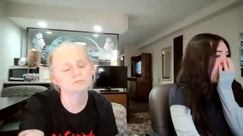 feyaa22 online show from 09/25/25, 05:22