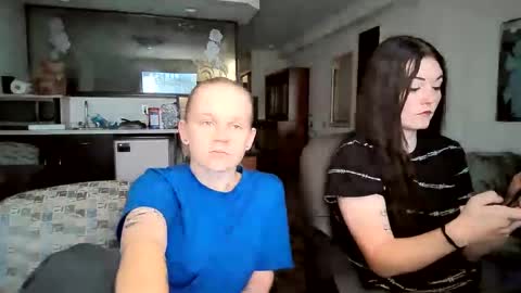 feyaa22 online show from 09/27/25, 04:56