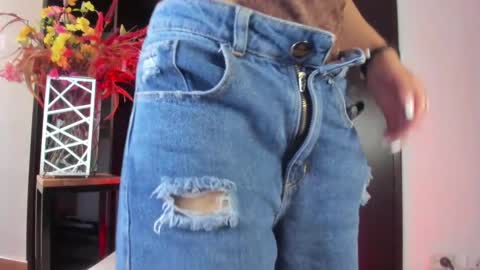 Julieta online show from 02/27/25, 07:26