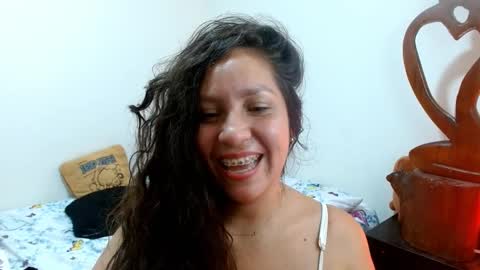 Snapshot of goddessnahi chatting on 12/14/24, 06:24 Naih Reyes online show from 12/14/24, 06:24