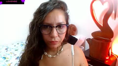 Snapshot of goddessnahi chatting on 12/22/24, 05:23 Naih Reyes online show from 12/22/24, 05:23