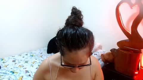 Snapshot of goddessnahi chatting on 12/24/24, 03:49 Naih Reyes online show from 12/24/24, 03:49