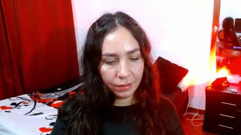 Snapshot of goddessnahi chatting on 01/18/25, 02:47 Naih Reyes online show from 01/18/25, 02:47