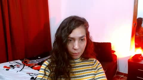 Snapshot of goddessnahi chatting on 01/19/25, 05:37 Naih Reyes online show from 01/19/25, 05:37