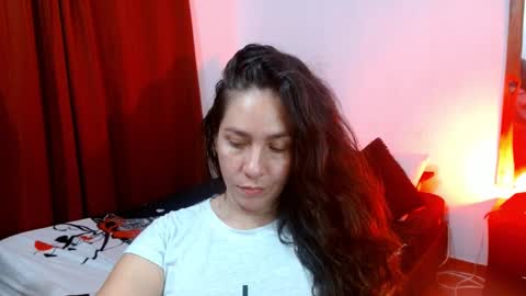 Snapshot of goddessnahi chatting on 01/28/25, 07:22 Naih Reyes online show from 01/28/25, 07:22