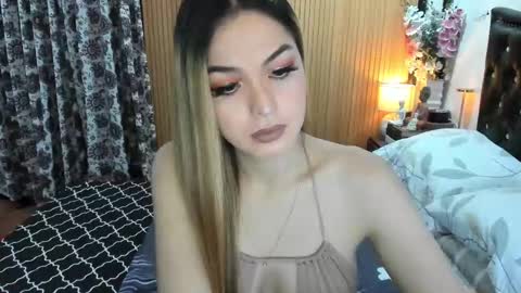 Snapshot of goddessofangel chatting on 03/08/25, 05:49 angel online show from 03/08/25, 05:49