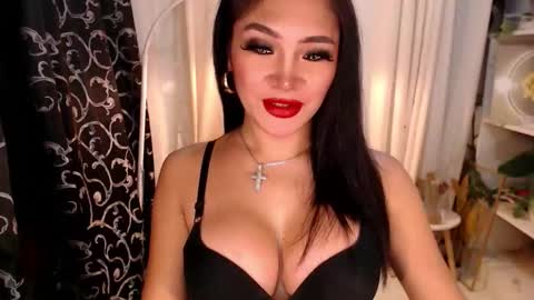 quinnie online show from 10/05/25, 01:48