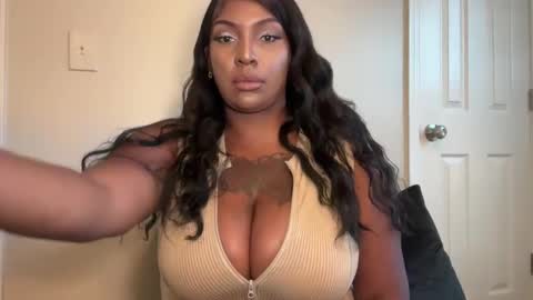 Snapshot of goddessrain420 chatting on 10/13/25, 10:10 Crazzyboutrain online show from 10/13/25, 10:10