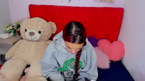 Snapshot of goddessydoluna chatting on 01/15/25, 10:17 Luna online show from 01/15/25, 10:17