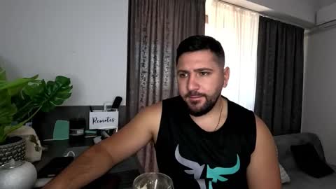 Snapshot of gold_alpha_boy chatting on 10/15/25, 08:36 gold_alpha_boy online show from 10/15/25, 08:36