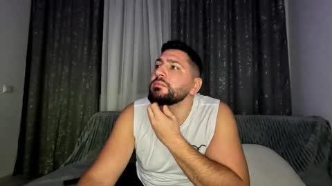 Snapshot of gold_alpha_boy chatting on 10/25/25, 06:13 gold_alpha_boy online show from 10/25/25, 06:13