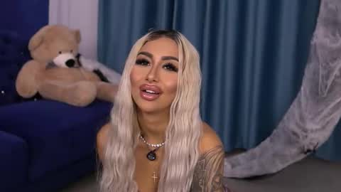 GoldenAmberX online show from 10/27/25, 06:28