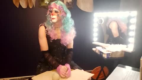 Snapshot of goldenfoil chatting on 11/05/25, 01:55 Lilly online show from 11/05/25, 01:55