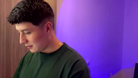 goldenknight33 online show from 11/04/25, 04:17