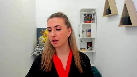 Olivia online show from 01/10/25, 01:20