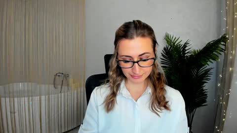 Olivia online show from 01/15/25, 06:43