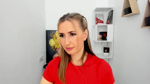 Olivia online show from 02/13/25, 12:32