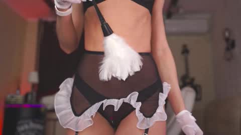 Snapshot of goldenmoore chatting on 10/27/25, 02:37 Anna online show from 10/27/25, 02:37