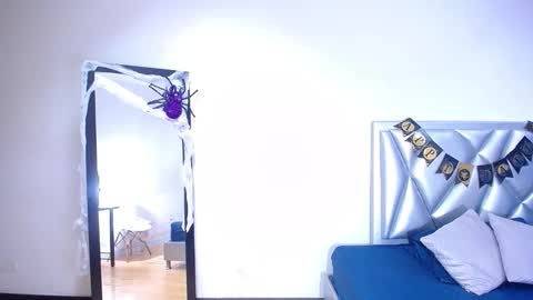 goldenn_ass1 online show from 10/28/25, 03:43