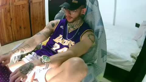 Snapshot of goldens_boy chatting on 01/30/25, 04:48 Goldens Boy online show from 01/30/25, 04:48