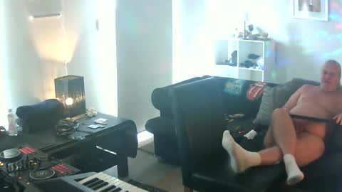 goldyguy011 online show from 10/01/25, 01:44