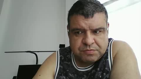 gomezgonz5 online show from 09/15/25, 10:26