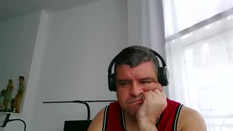 gomezgonz5 online show from 09/17/25, 09:55