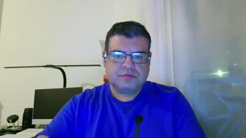 gomezgonz5 online show from 09/18/25, 09:28