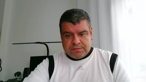 gomezgonz5 online show from 09/20/25, 12:28