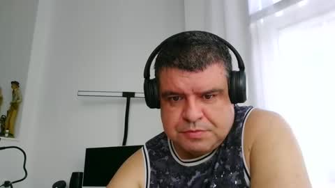 gomezgonz5 online show from 09/21/25, 10:39