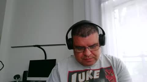 gomezgonz5 online show from 10/01/25, 11:16