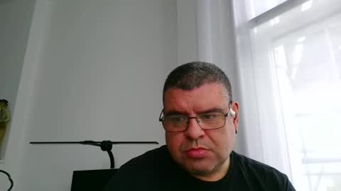 gomezgonz5 online show from 10/02/25, 11:39