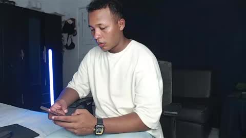 Snapshot of goos_cum chatting on 01/12/25, 07:00 Goos online show from 01/12/25, 07:00