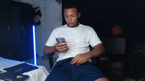 Snapshot of goos_cum chatting on 01/14/25, 06:02 Goos online show from 01/14/25, 06:02