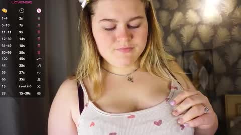 Sexy Mona 3 online show from 10/06/25, 06:38