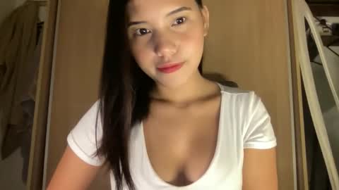 Snapshot of gorgeous_lyn1 chatting on 09/17/25, 08:05 Lyn online show from 09/17/25, 08:05