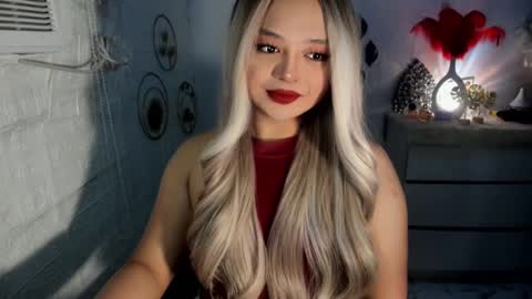 Snapshot of gorgeousamandarose chatting on 12/19/24, 06:01 Amanda rose online show from 12/19/24, 06:01