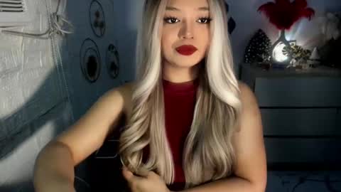 Snapshot of gorgeousamandarose chatting on 12/25/24, 02:14 Amanda rose online show from 12/25/24, 02:14