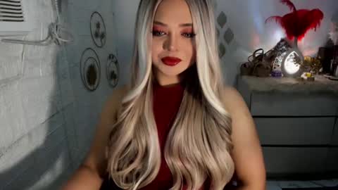 Snapshot of gorgeousamandarose chatting on 02/06/25, 04:21 Amanda rose online show from 02/06/25, 04:21