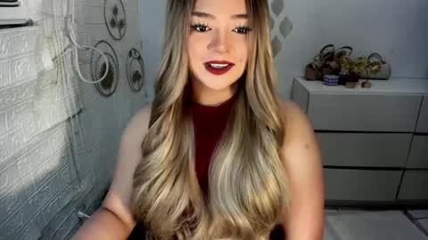 Snapshot of gorgeousamandarose chatting on 09/12/25, 07:25 Amanda rose online show from 09/12/25, 07:25