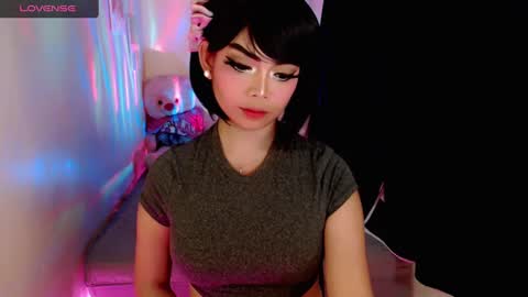 Snapshot of gorgeoustransgirl chatting on 12/12/24, 02:33 Emmy online show from 12/12/24, 02:33