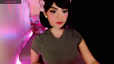 Snapshot of gorgeoustransgirl chatting on 12/15/24, 03:20 Emmy online show from 12/15/24, 03:20