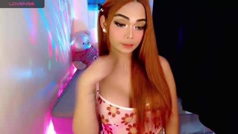 Snapshot of gorgeoustransgirl chatting on 01/04/25, 12:16 Emmy online show from 01/04/25, 12:16