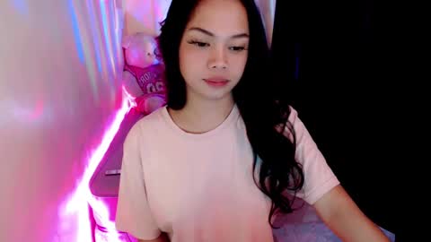 Snapshot of gorgeoustransgirl chatting on 02/21/25, 10:50 Emmy online show from 02/21/25, 10:50